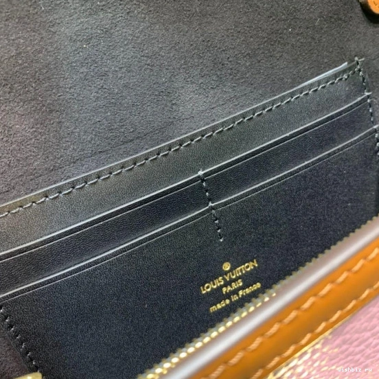 WIS BUMBAG VUITTON DAUPHINE LOUIS 1029